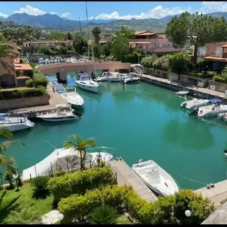 Casa Vacanza Portorosa 몬테 델 라고
